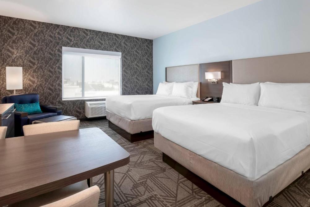 Queen Studio with Two Queen Beds interior